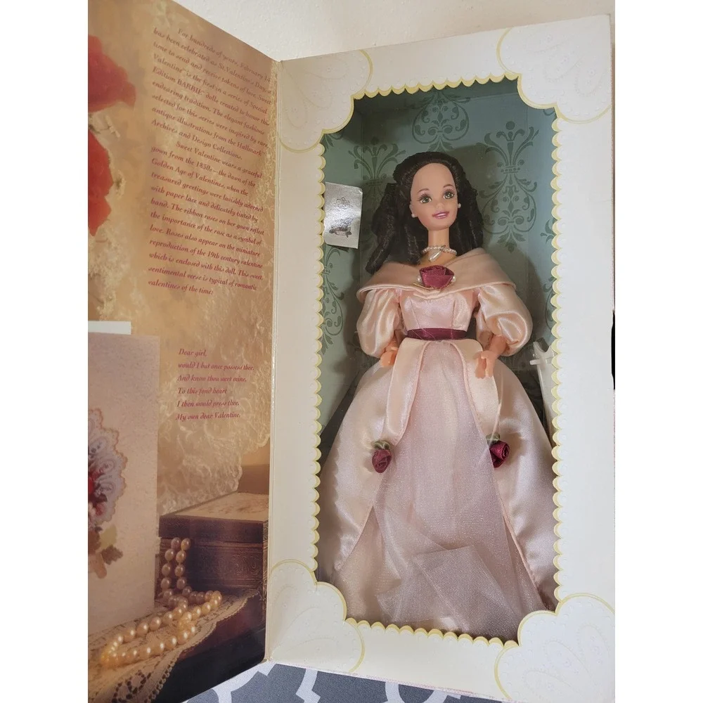 Special Edition Barbie Sweet Valentine Doll Romantic Gown‎ Collector 1995 NIB